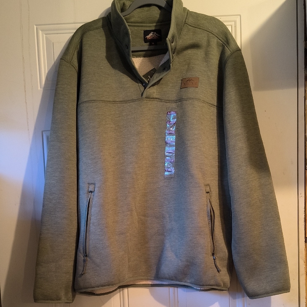 Green Pullover Sweatshirt